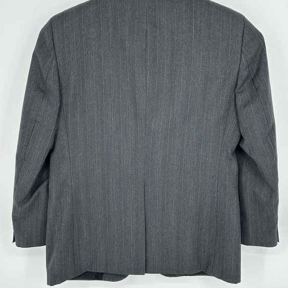 Vintage Burberry’s Jacket Mens 100% Wool Blazer Two Button Gray Pinstripe U2 - Picture 2 of 7